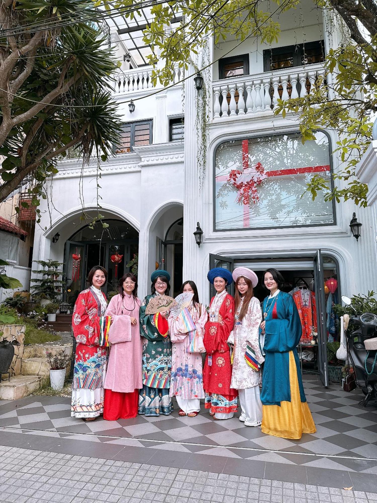 Moon Homestay Thon Kim Long Екстер'єр фото
